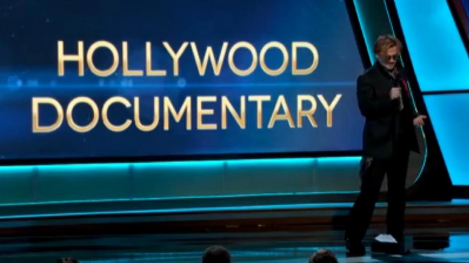Johnny Depp předával cenu opilý
